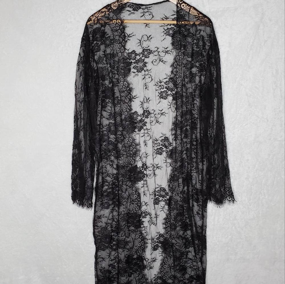 Elegant Black Lace Swim‎ Cover-Up - Picture 4 of 16